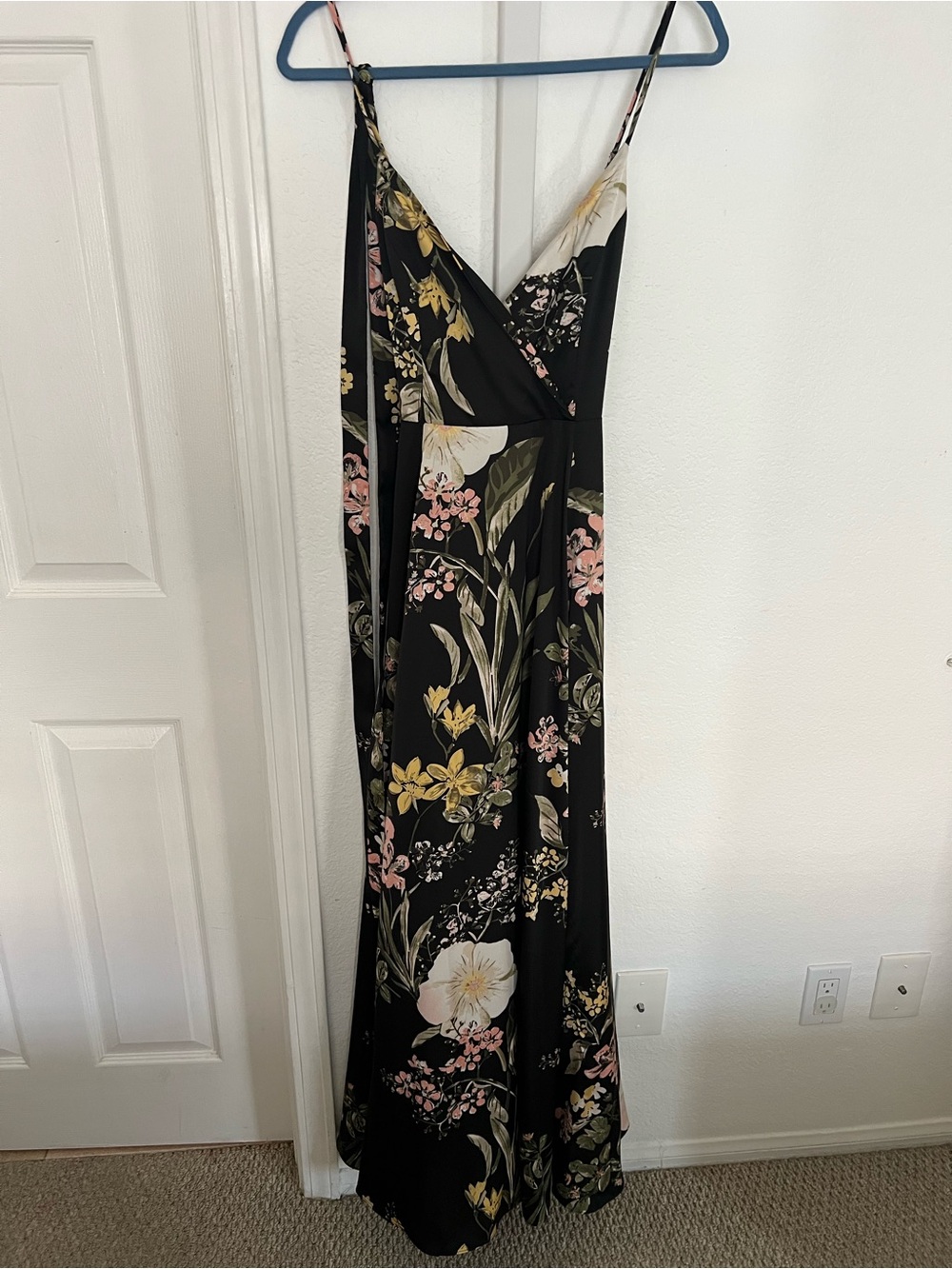 Lulu NWT black floor length dress
